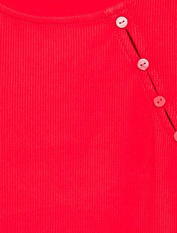 Camiseta lisa de punto acanalado con hombro abotonado