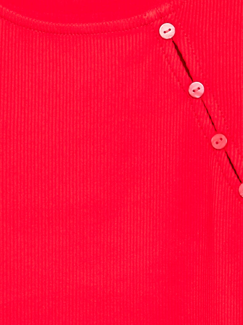Camiseta lisa de punto acanalado con hombro abotonado Rojo - Kiabi