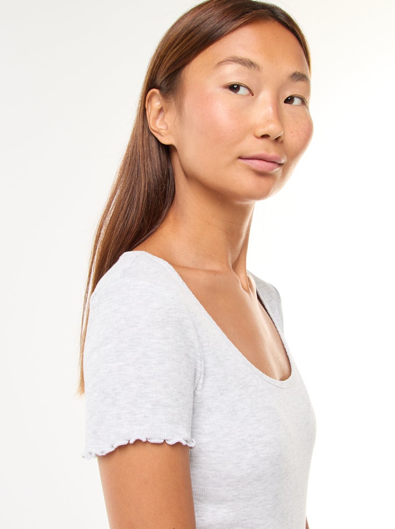 Camiseta lisa de punto canalé de manga corta Gris - Kiabi