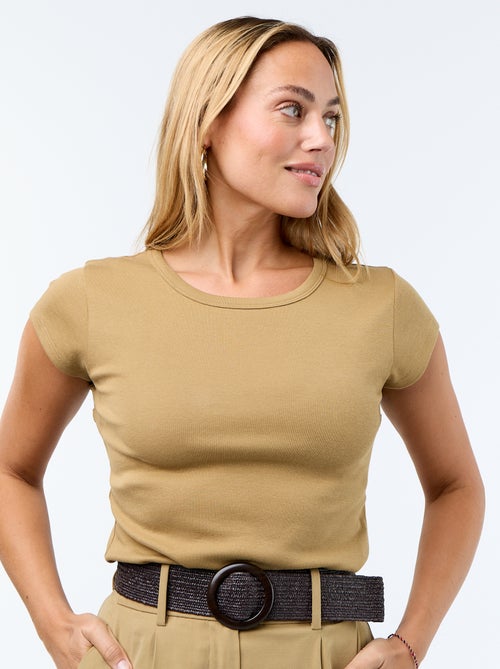 Camiseta lisa escotada en la espalda y de manga corta - Kiabi