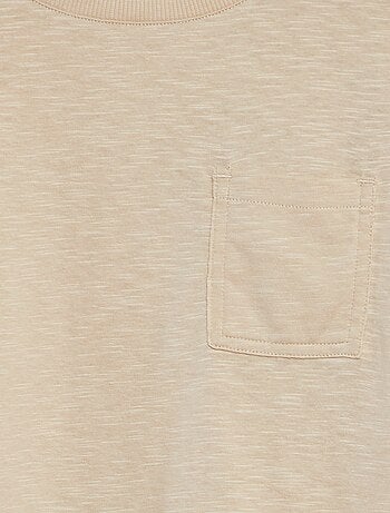 Camiseta lisa oversize con bolsillo