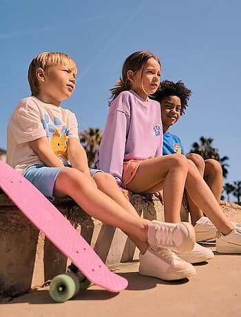 Camiseta loose con adorno - Grafik Edition