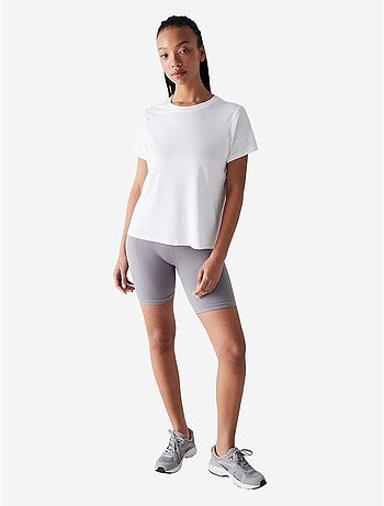 Camiseta loose de modal con cuello redondo roto penti