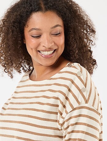 Camiseta marinera con cuello barco