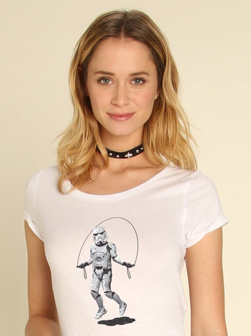 Camiseta Mujer - STORMTROOPER SKIPPING - Kiabi Camiseta Mujer - STORMTROOPER SKIPPING - Kiabi