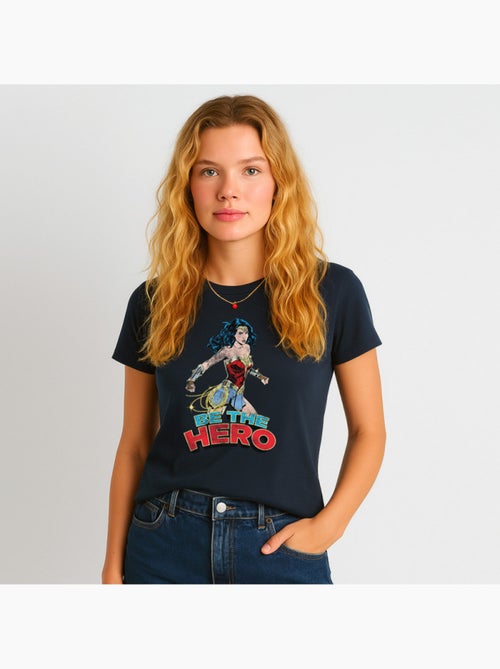 Camiseta Mujer - WONDER WOMAN BE THE HERO 2 - Kiabi Camiseta Mujer - WONDER WOMAN BE THE HERO 2 - Kiabi