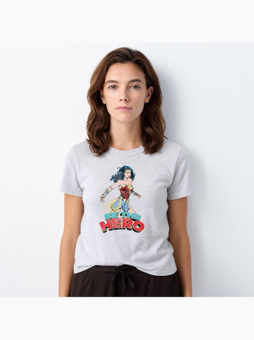Camiseta Mujer - WONDER WOMAN BE THE HERO 2 - Kiabi Camiseta Mujer - WONDER WOMAN BE THE HERO 2 - Kiabi