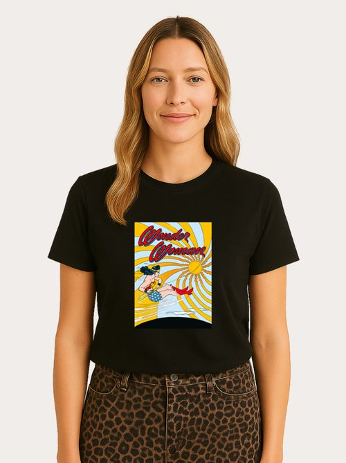Camiseta Mujer - WONDER WOMAN FLYING - Kiabi Camiseta Mujer - WONDER WOMAN FLYING - Kiabi