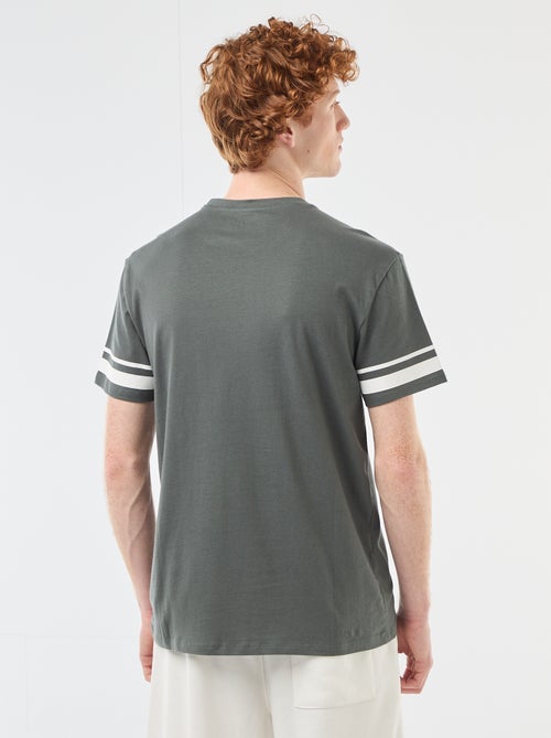 Camiseta 'One Piece' de algodón liso con rayas en las mangas - Kiabi