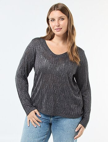 Camiseta 'ONLY CARMAKOMA' con hilos metalizados brillantes por toda la prenda