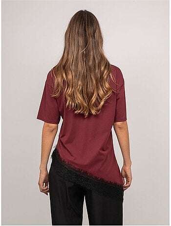 Camiseta oversize asimétrica con ribete de encaje forinel