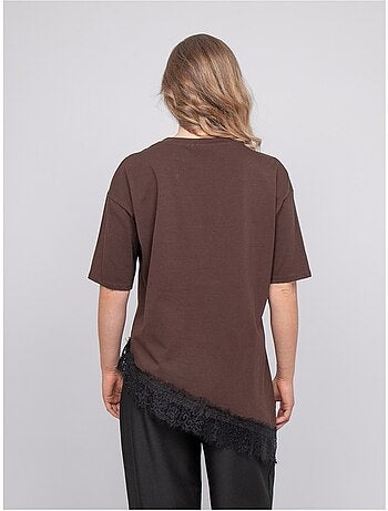 Camiseta oversize asimétrica con ribete de encaje forinel