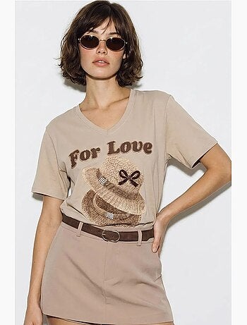 Camiseta oversize con cuello de pico y estampado lucci