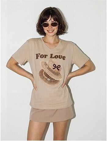 Camiseta oversize con cuello de pico y estampado lucci