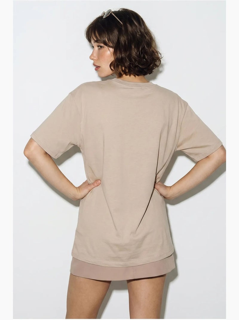 Camiseta oversize con cuello de pico y estampado lucci Beige arcilla - Kiabi
