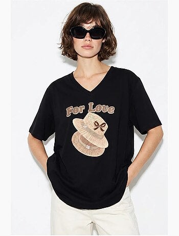 Camiseta oversize con cuello de pico y estampado lucci