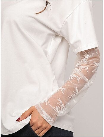 Camiseta oversize con mangas de encaje falea