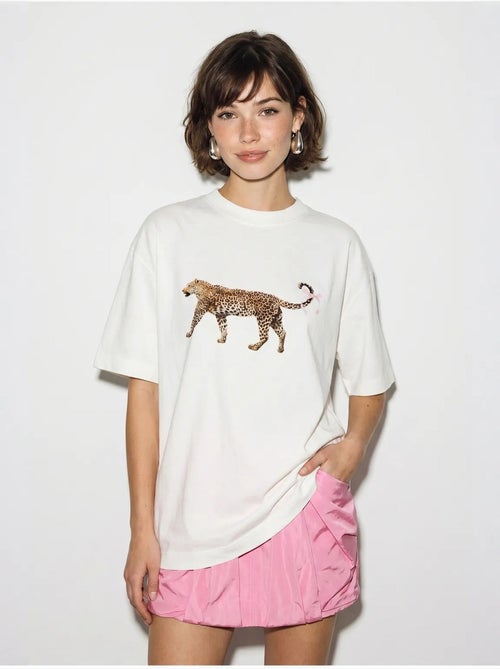 Camiseta oversize de algodón con estampado de leopardo lucci - Kiabi Camiseta oversize de algodón con estampado de leopardo lucci - Kiabi