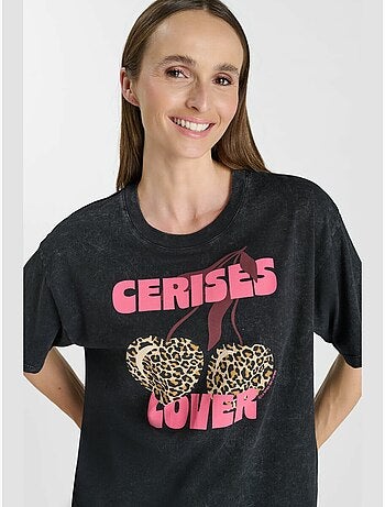 Camiseta puntiaguda