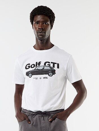 Camiseta que rinde homenaje al 'Golf GTI' de 'Volkswagen'