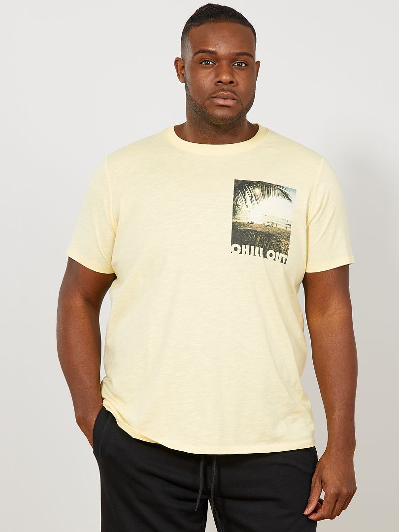 Camiseta regular con photoprint en el pecho AMARILLO - Kiabi