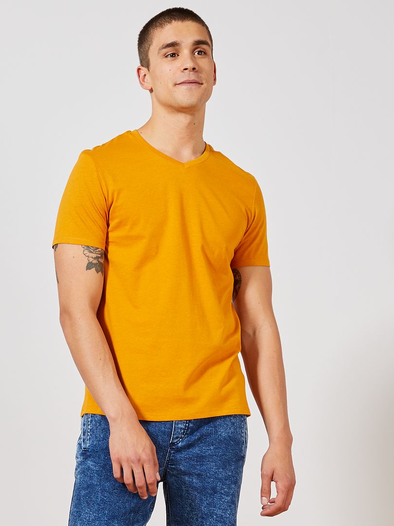 Camiseta regular de algodón con cuello de pico AMARILLO - Kiabi
