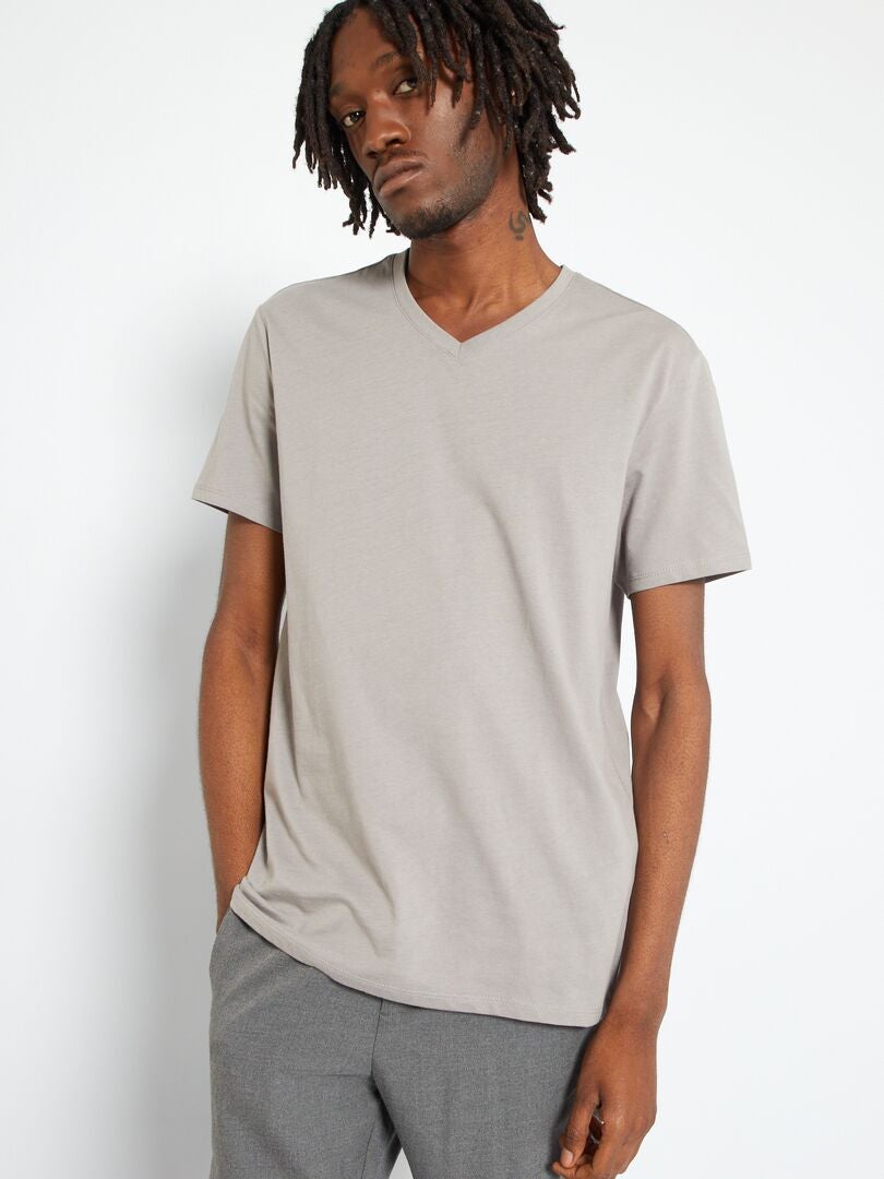 Camiseta regular de algodón con cuello de pico - gris ratón - Kiabi - 4.00€