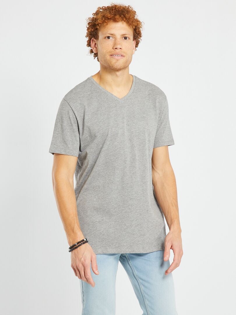 Camiseta regular de algodón con cuello de pico GRIS - Kiabi