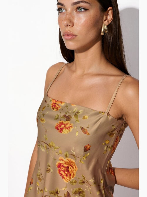 Camiseta satinada floral hiccup - Kiabi Camiseta satinada floral hiccup - Kiabi