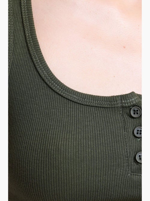 Camiseta sin mangas abotonada con cuello cuadrado y canalé hiccup - Kiabi