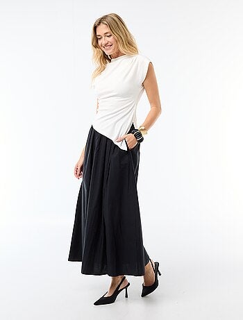 Camiseta sin mangas asimétrica