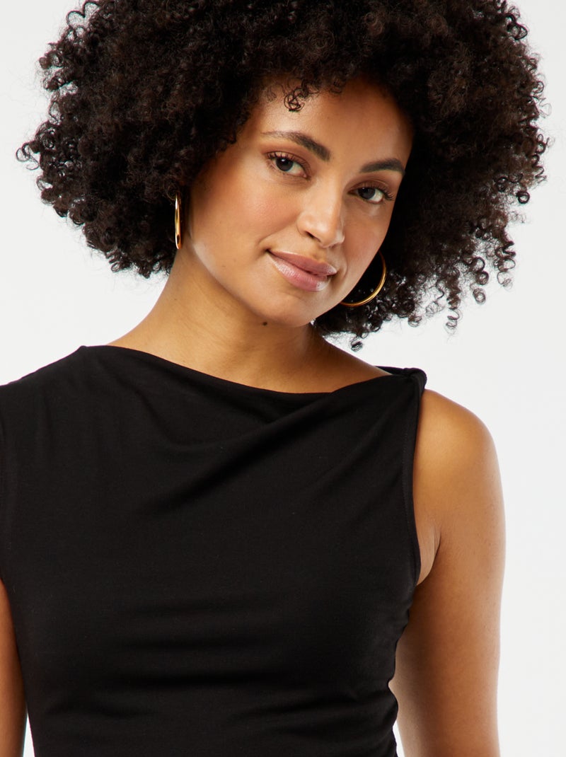 Camiseta sin mangas con cuello recto negro - Kiabi