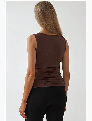 Camiseta sin mangas cuello barco ajustada punto hiccup