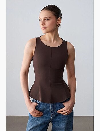 Camiseta sin mangas de crepé con volante peplum dilvin