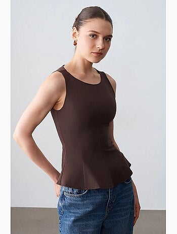 Camiseta sin mangas de crepé con volante peplum dilvin