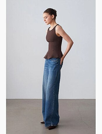 Camiseta sin mangas de crepé con volante peplum dilvin
