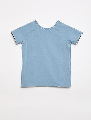 Camiseta sin sentido y reversible de manga corta