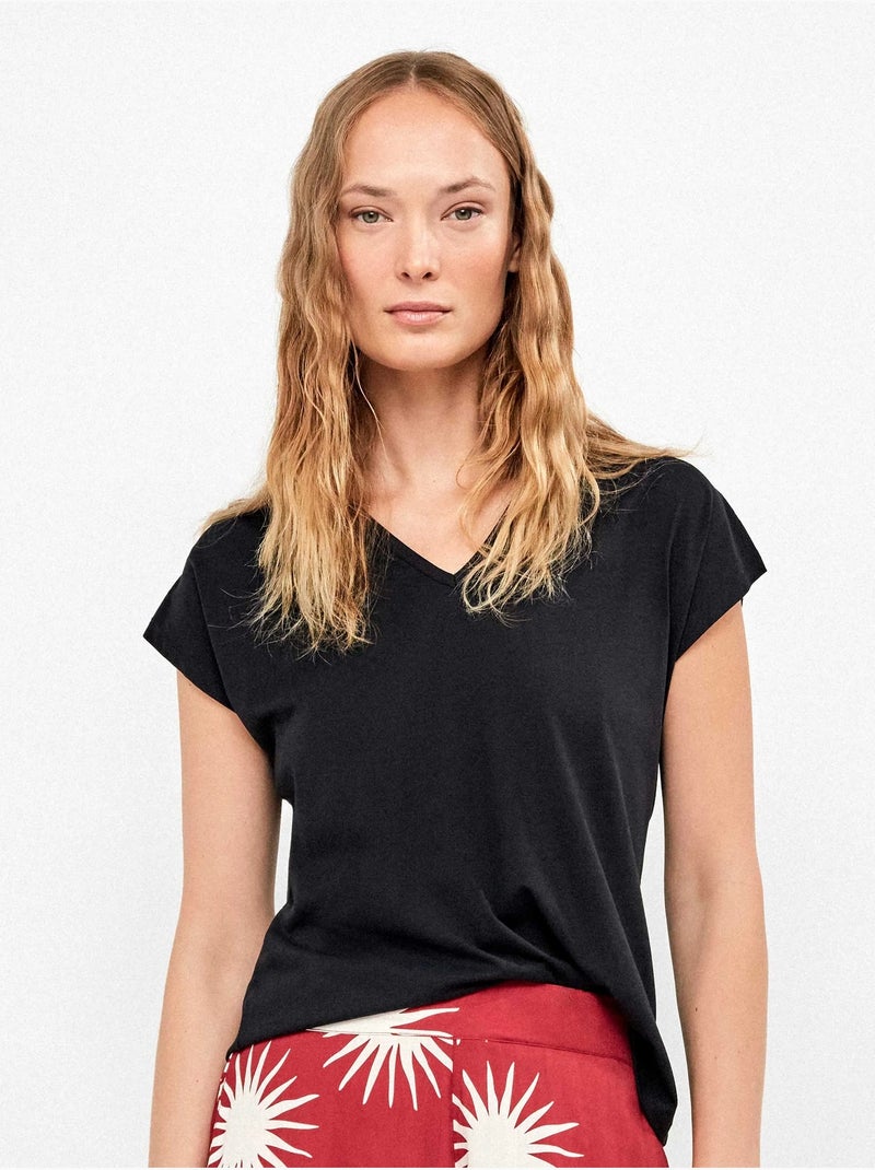 Camiseta sisa con escote pico en algodón y modal Negro - Kiabi