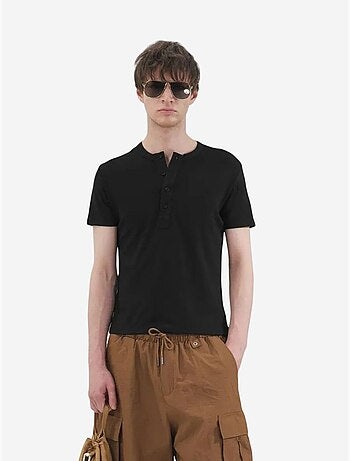 Camiseta slim fit con cuello redondo y botones giesto