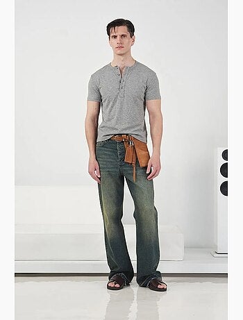 Camiseta slim fit de cuello redondo con botones giesto