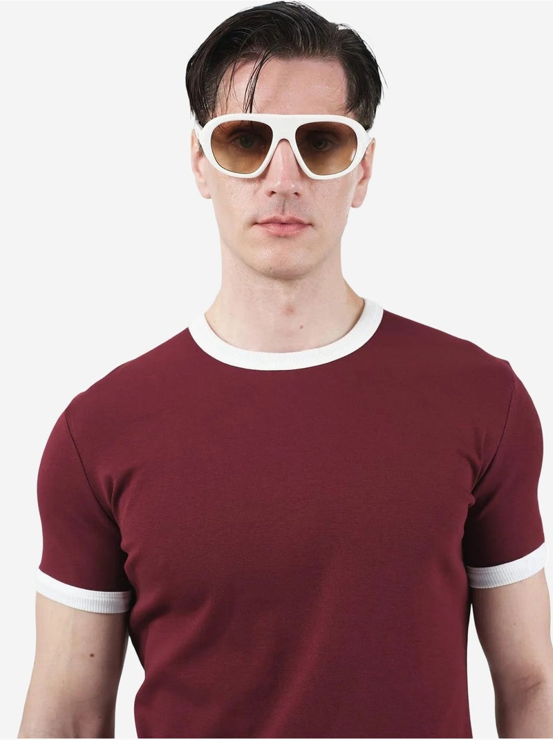 Camiseta slim fit de cuello redondo con ribete en contraste giesto Rojo burdeos - Kiabi