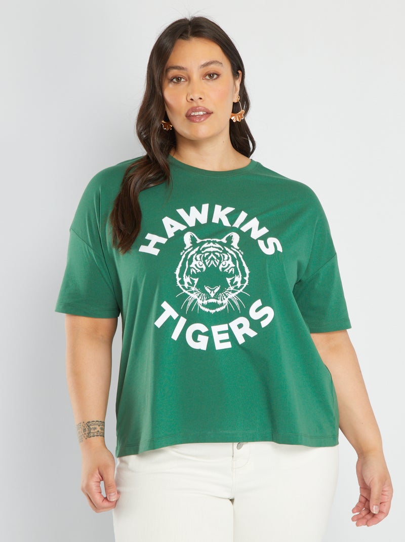 Camiseta 'Stranger Things' 'Hawkins' con sisa baja VERDE - Kiabi