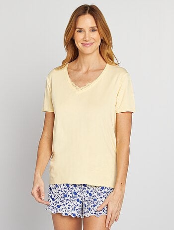 Camiseta vaporosa con cuello de pico