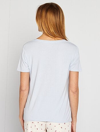 Camiseta vaporosa con cuello de pico
