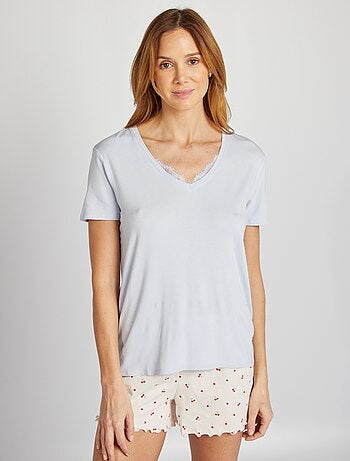 Camiseta vaporosa con cuello de pico