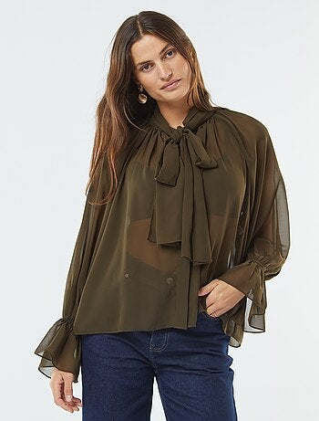 Camiseta vaporosa con mangas con volantes