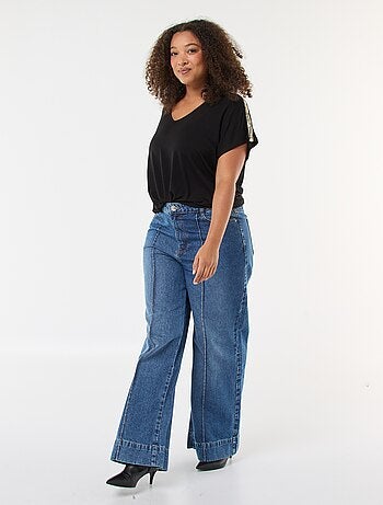 Camiseta 'Vero Moda' con cuello en pico y lentejuelas