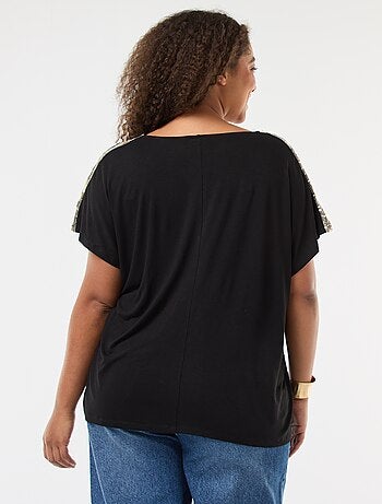 Camiseta 'Vero Moda' con cuello en V y lentejuelas