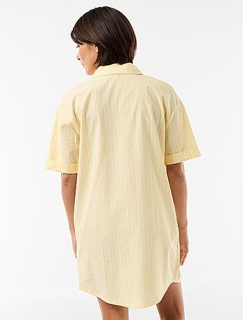 Camisón de maternidad abotonado