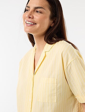 Camisón de maternidad abotonado